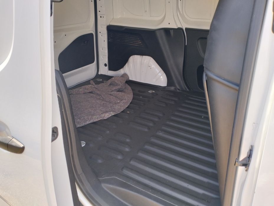 Opel Combo 2019 impecável
