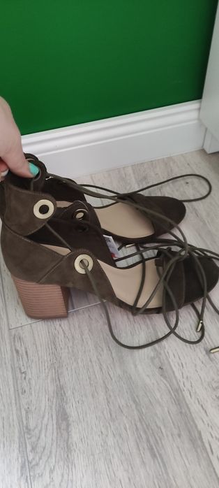 Sandały Bershka wiązane