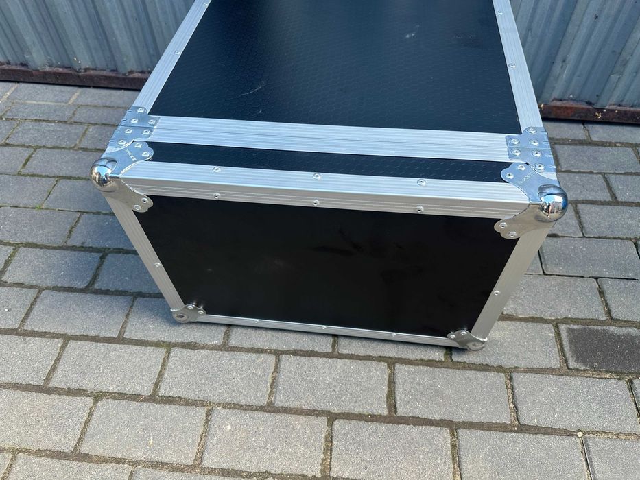 Case, rack z mechanizmem kątowym 6U