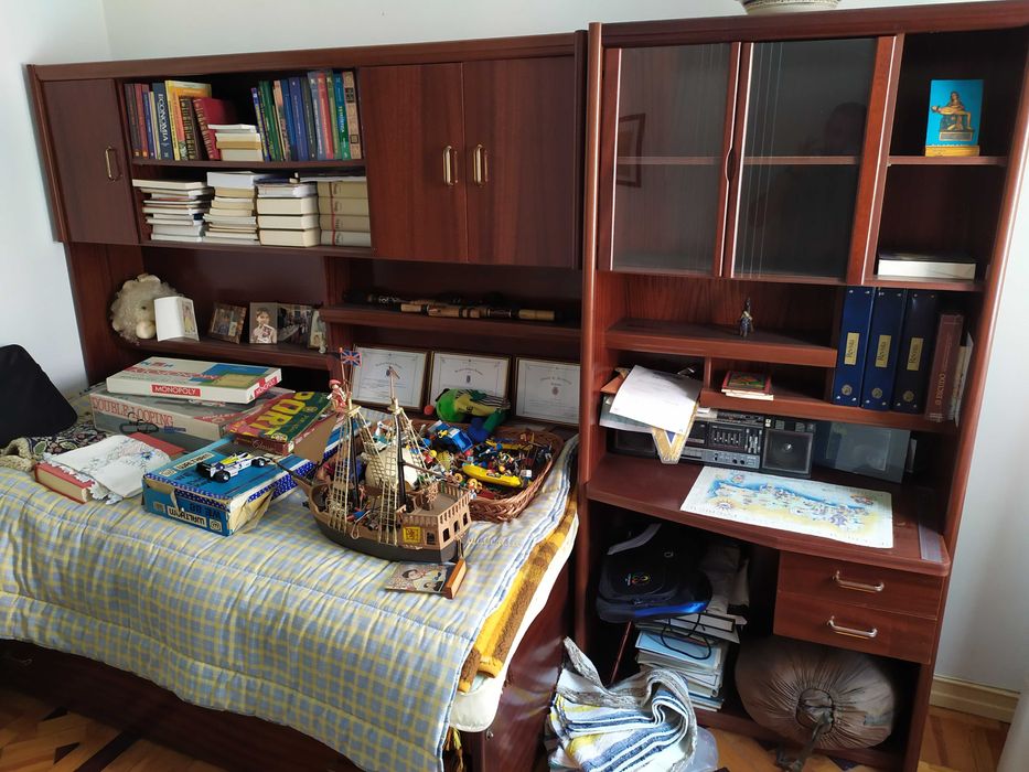 Estúdio com gavetão-Excelente estado