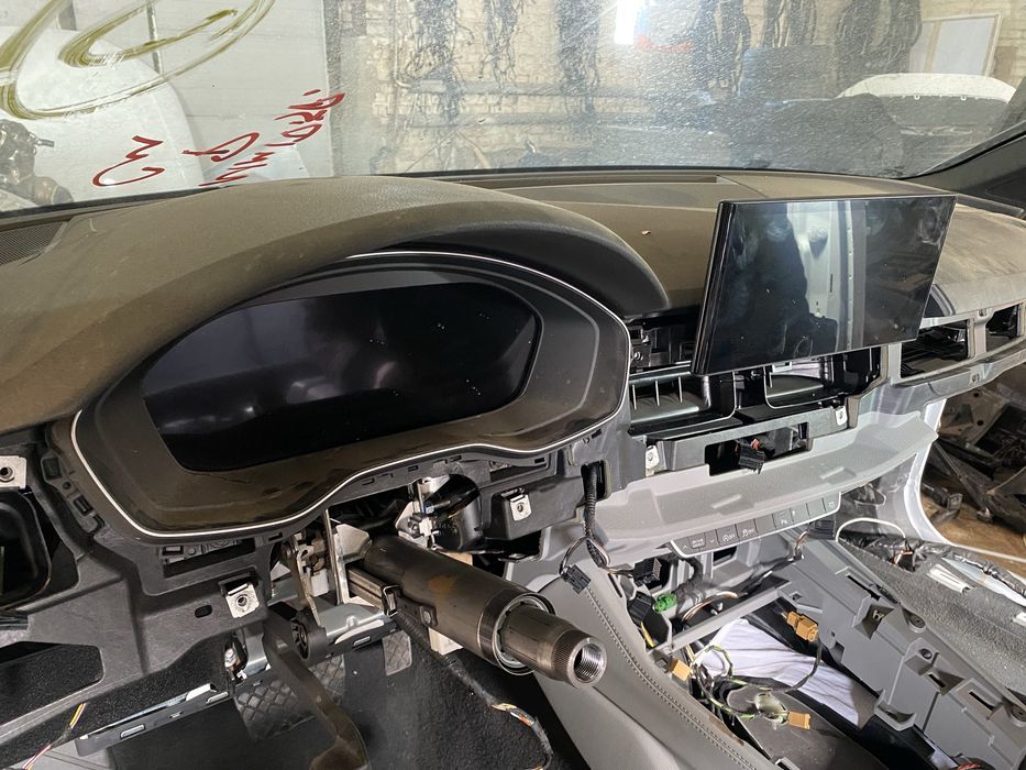 Панель торпеда audi a4 b9 2017-2024 led приборка кокпіт a4b9