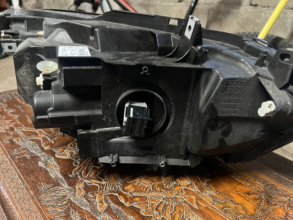 Farol para BMW F21
