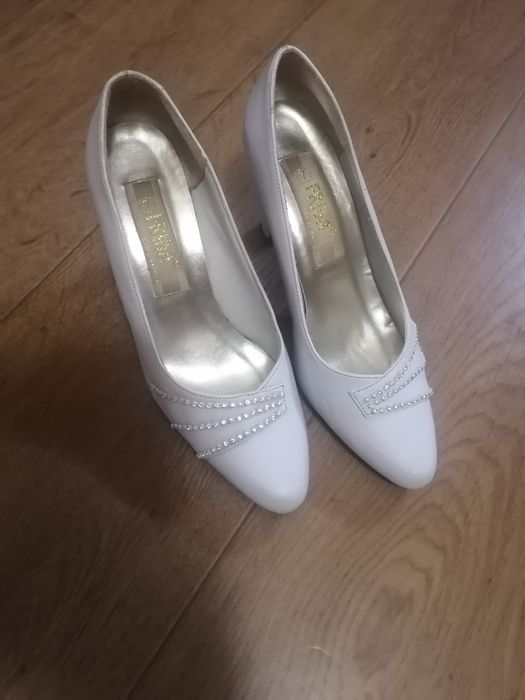 Туфлі білі весільні