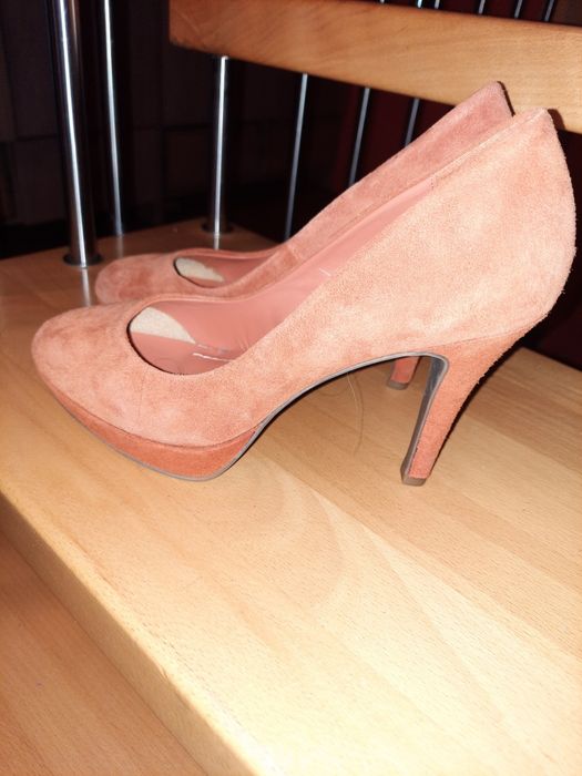 Piękne zamszowe obcasy 5th ave