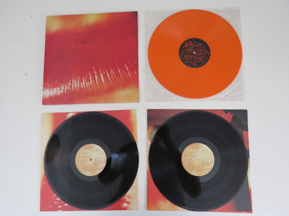 Vinyl: The Cure "Kiss Me Kiss Me Kiss Me", 3 discos (um em cor de laranja - 45")