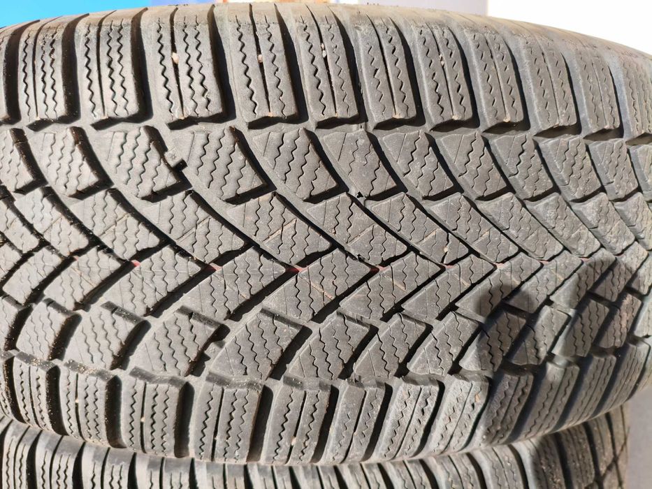 2 opony zimowe Bridgestone 215/60 R16 - 250zł sztuka