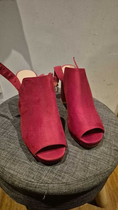 Sandálias Peep Toe Vibrantes