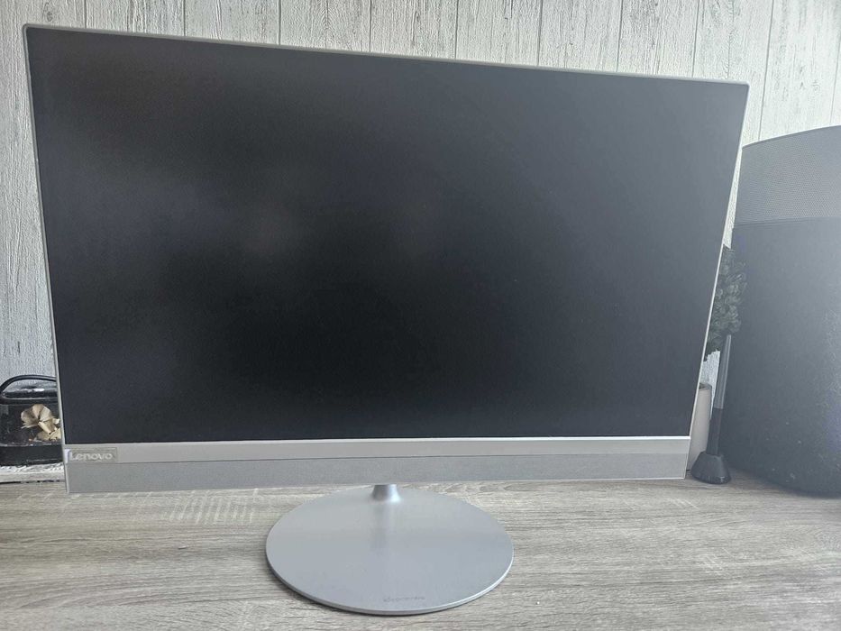 Komputer Lenovo IdeaCentre AIO 520-22IKU 2017