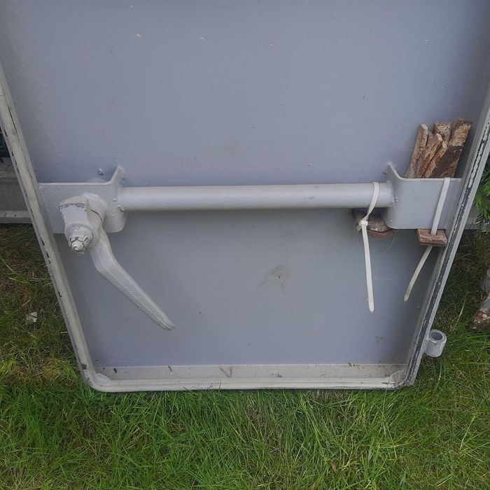 Drzwi techniczne małe stalowe  60cm x 80cm