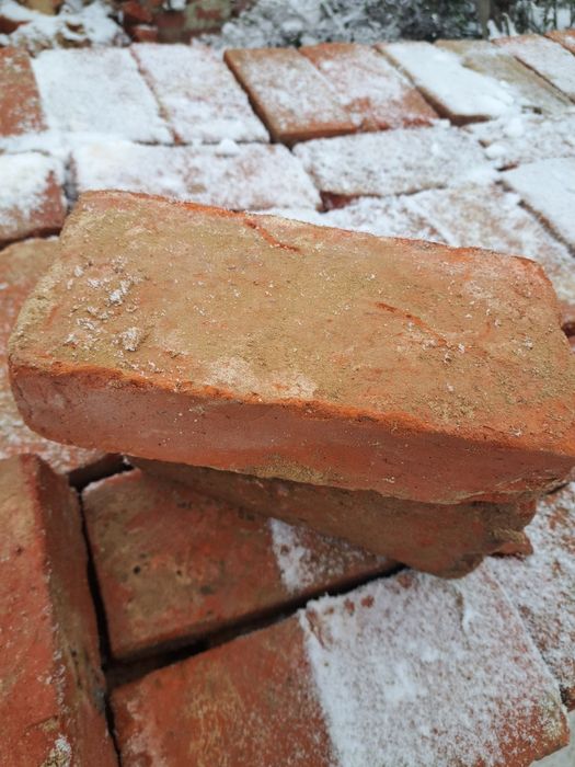 Czerwona cegła rozbiórkowa z domu 24x12x6