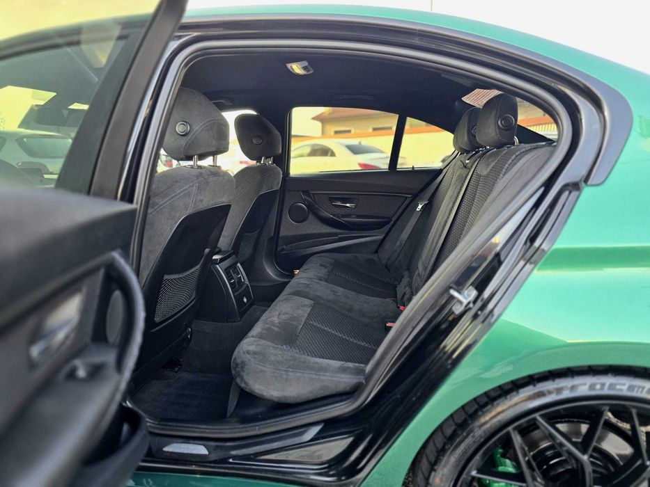 Bmw 318D F30 Pack M 2.0 (Look M3 CS)