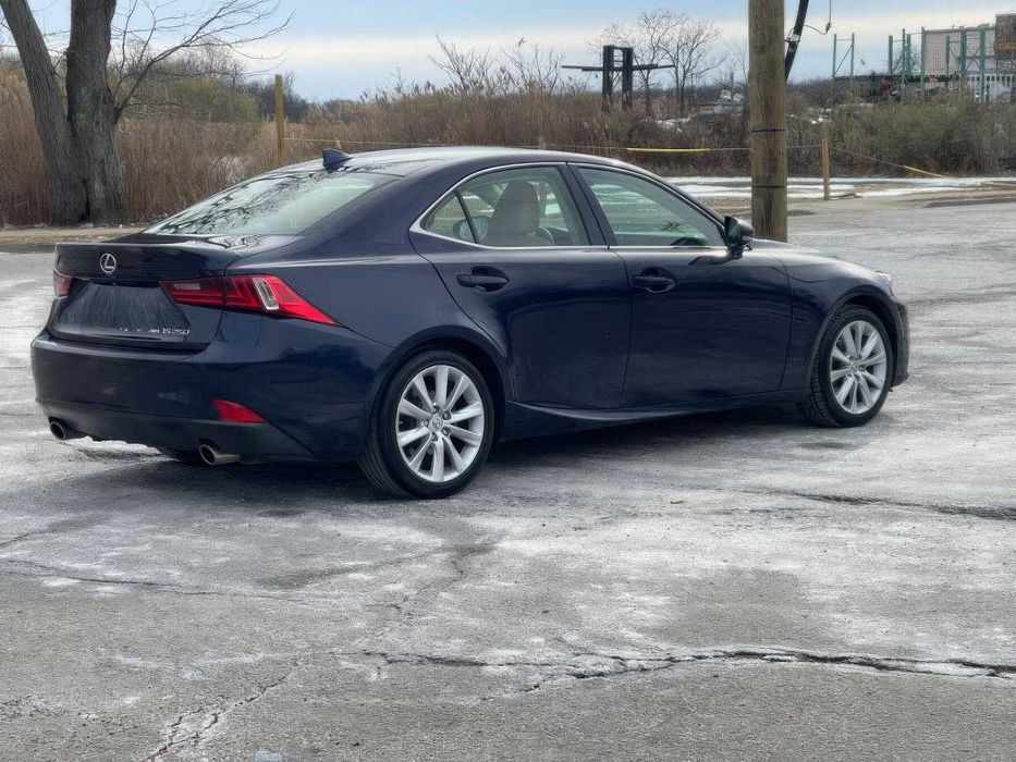 Lexus IS 300      2016