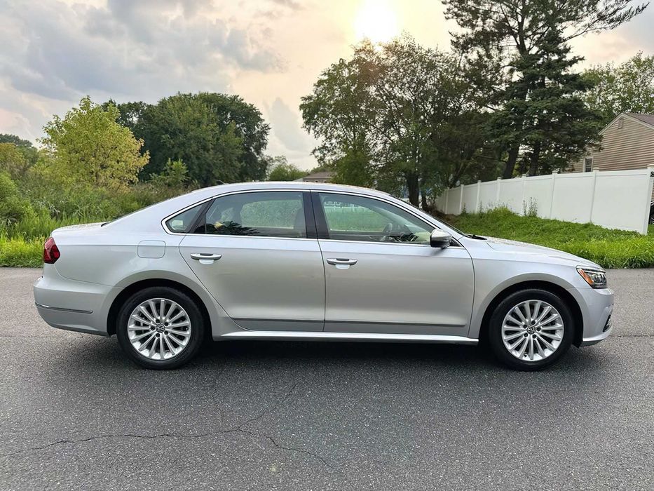 Volkswagen Passat SE      2017