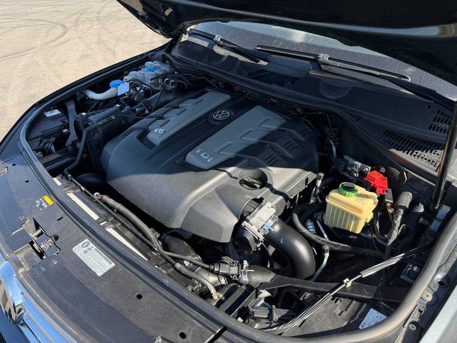 Продам Volkswagen Touareg 2015 року. V6 3.0 TDI, 193 кВт / 262 к.с.,  автомат, повний привід та пневмопідвіска.