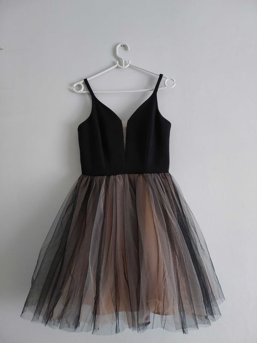 Sukienka damska elegancka Lacoria rozmiar 36