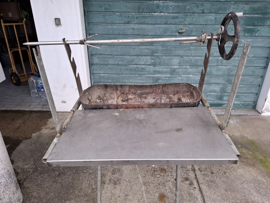 Fogareiro  para grelhados ou pernil