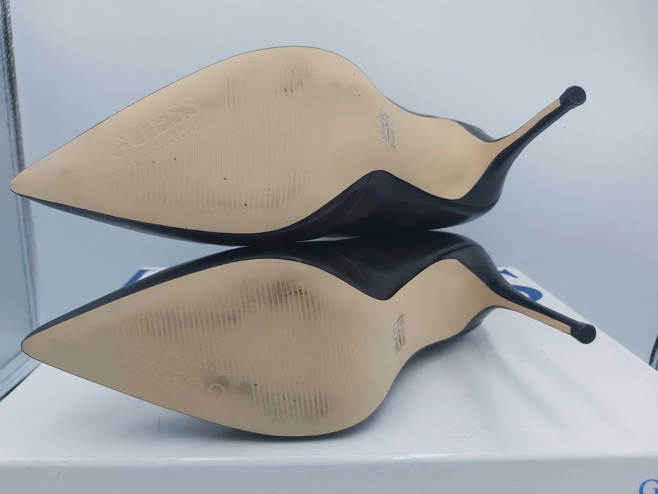 Nowe botki GUESS rozmiar 39 czarne skórzane szpilki suwak