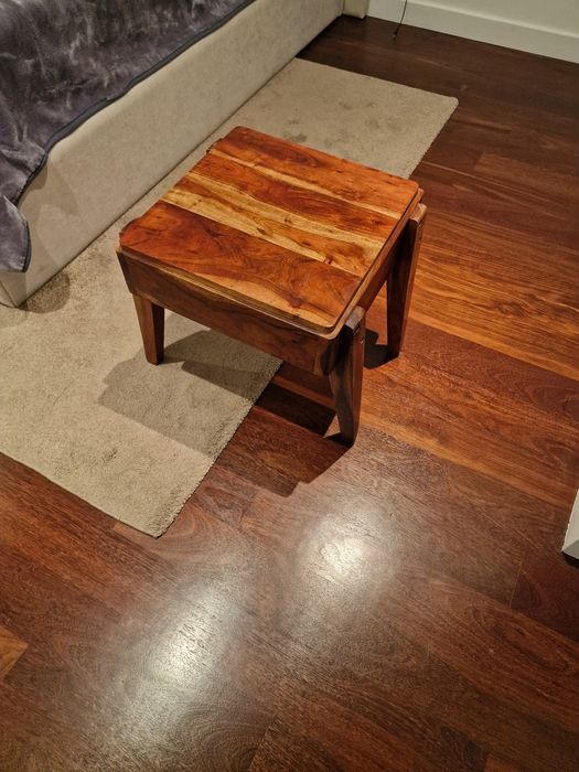 2 mesas de cabeceira da Area Store