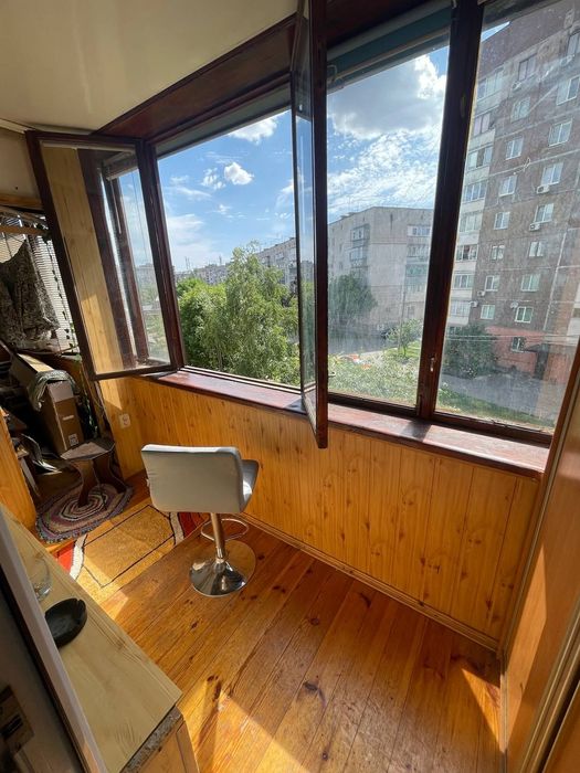 Здам 2 кім. квартиру в центрі міста.