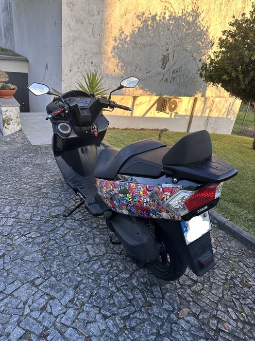 Scooter DAELIM 125
