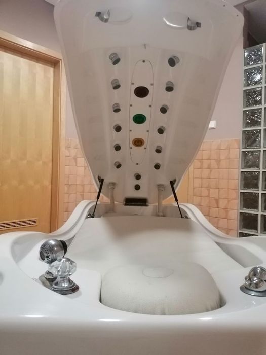 Kapsuła SPA sauna jacuzzi