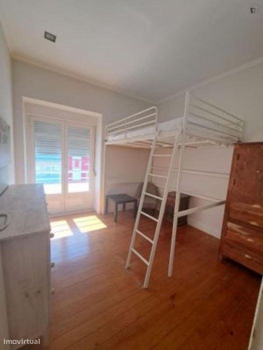 Quarto - localizado em Alameda Lisbon