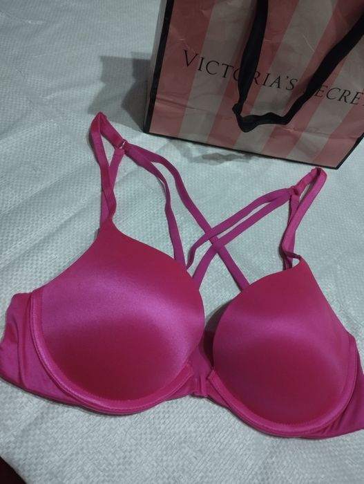 Продам бюстгалтеры VICTORIA SECRET
