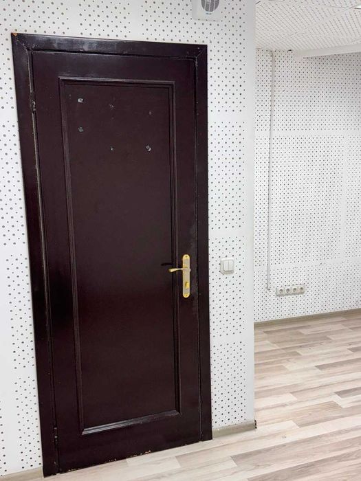 Оренда офісу 13 м², та Оренда робочих місць майстра манікюру