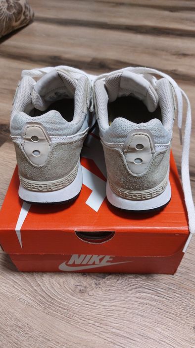 Кросівки Nike venture runner