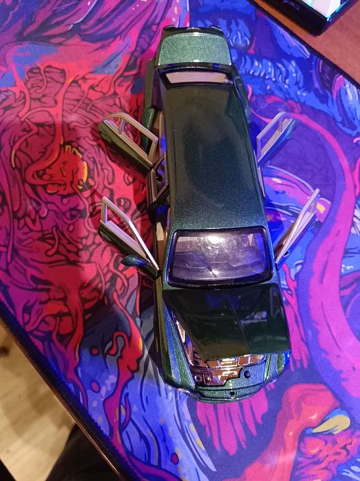 Продам модельку авто