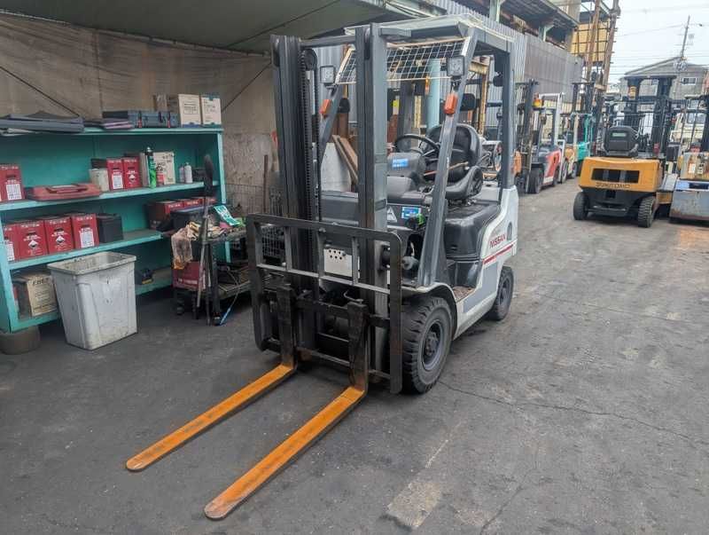 Вилочний автонавантажувач Nissan, 2012 року.
Модель: P1F1A15D.