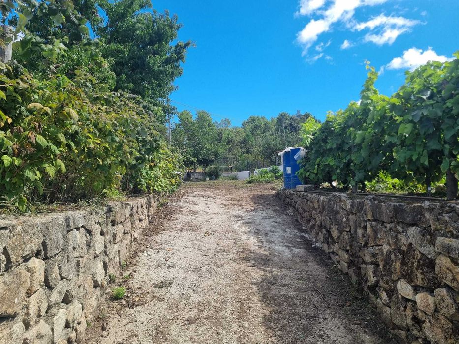 Terreno para construção em Mouçós e Lamares