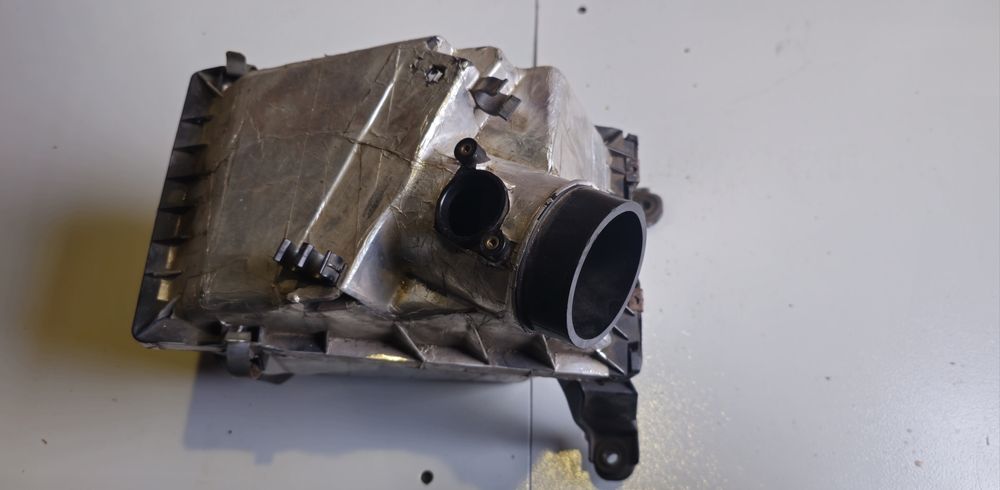 Корпус повітряного фільтру SUBARU impreza WRX.