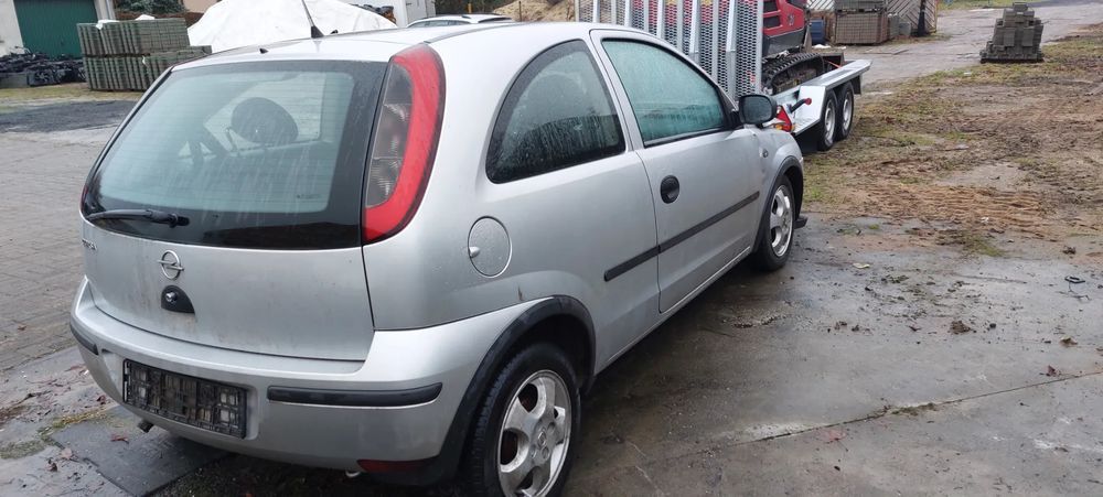 opel corsa c na części drzwi prawe lewe kompletne