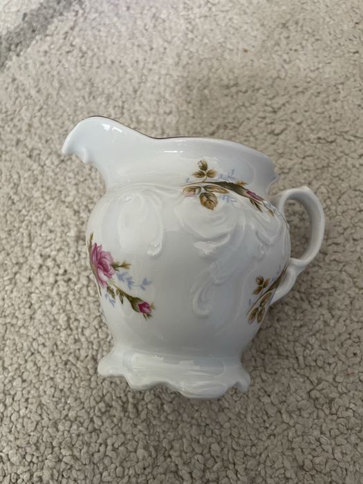 Mlecznik porcelanowy w róże Wawel