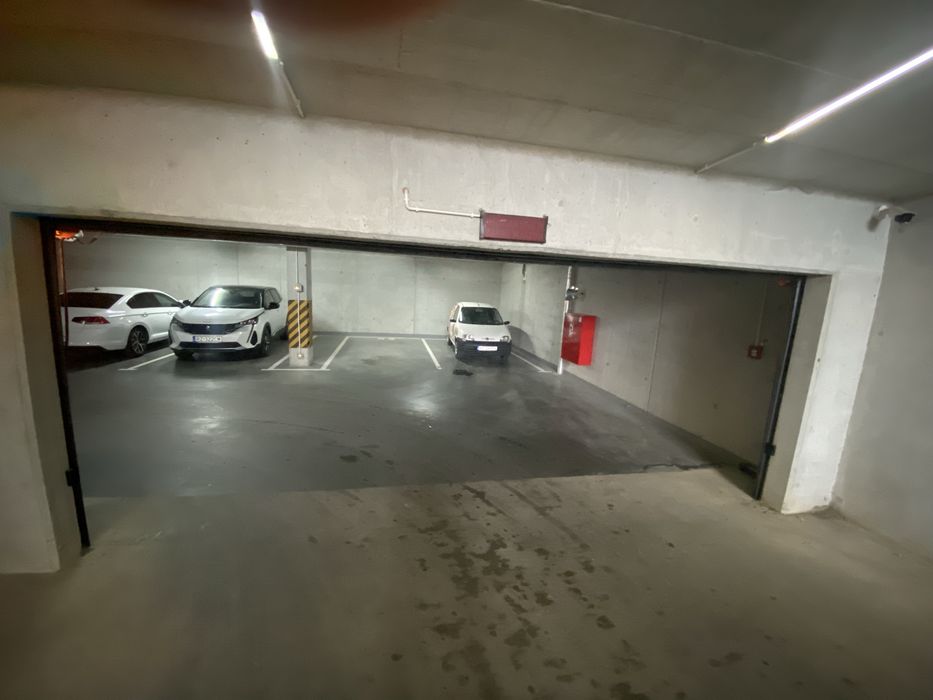 Miejsce postojowe parkingowe parking garaż Lenartowicza 17b Podpromie
