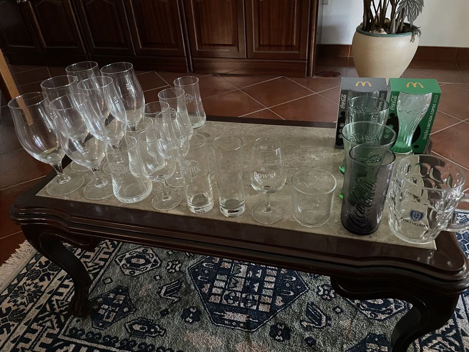 Diversos copos vinho digestivos442831803086295040