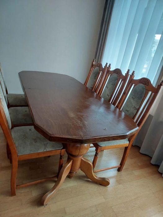 Dąb Rustykalny zestaw mebli  komoda+ witryna+ stol z krzeslami