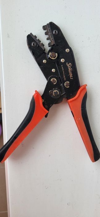 Zaciskarka złączy konektorów solarnych MC4