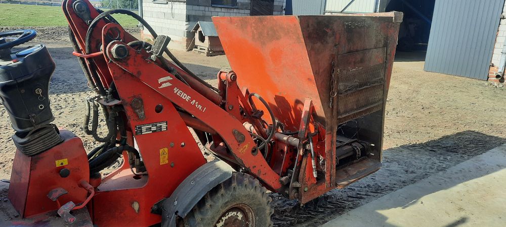 Sprzedam zasobnik do zadawania kiszonki