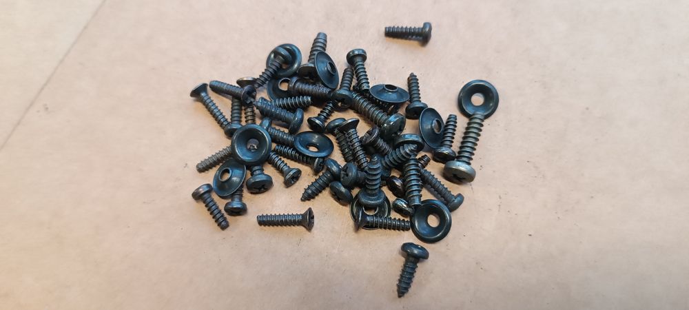 Fiat 126p czarne śrubki montażowe + podkładki oryginalne FSM