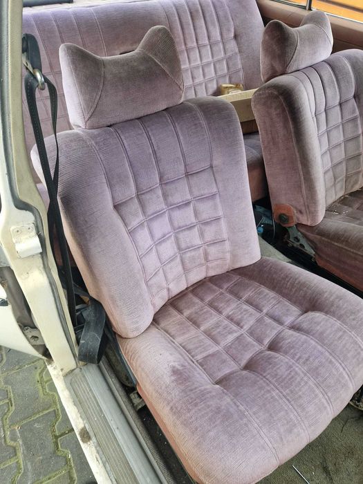 Fotele wnętrze tapicerki boczki kanapa komplet Mercedes W115 w114