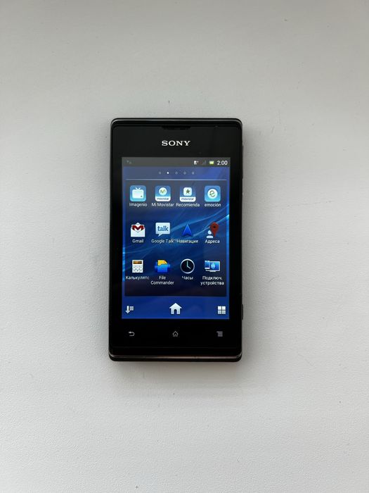 Sony Xperia E C1505 Black отличный телефон с хорошим приемом сигнала GSM что бы оставаться всегда на связи!