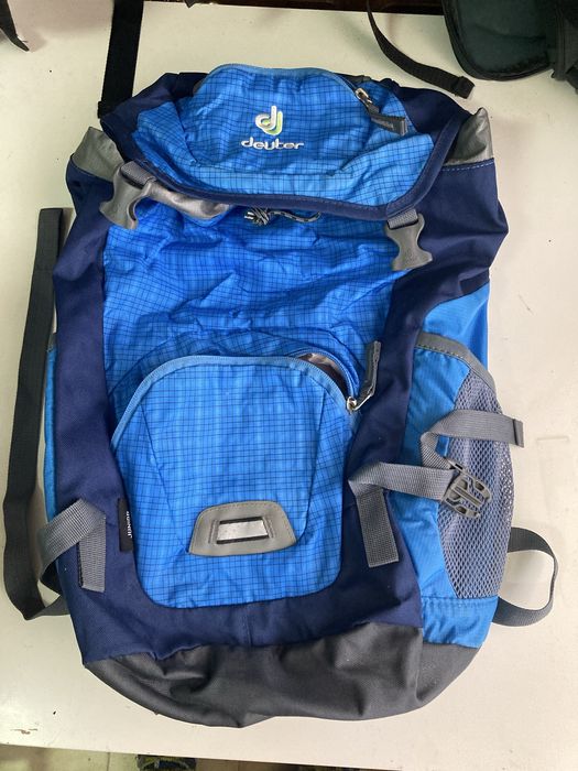 Mochila Deuter azul pequena