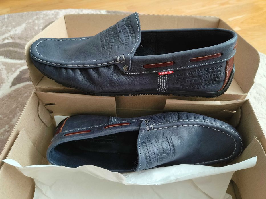 Продам нові мокасини з натуральної шкіри Levi's