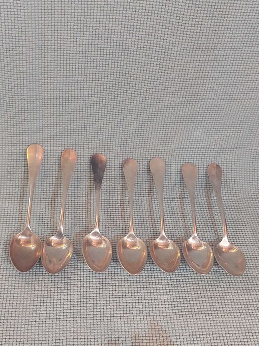 Talheres antigos com contraste