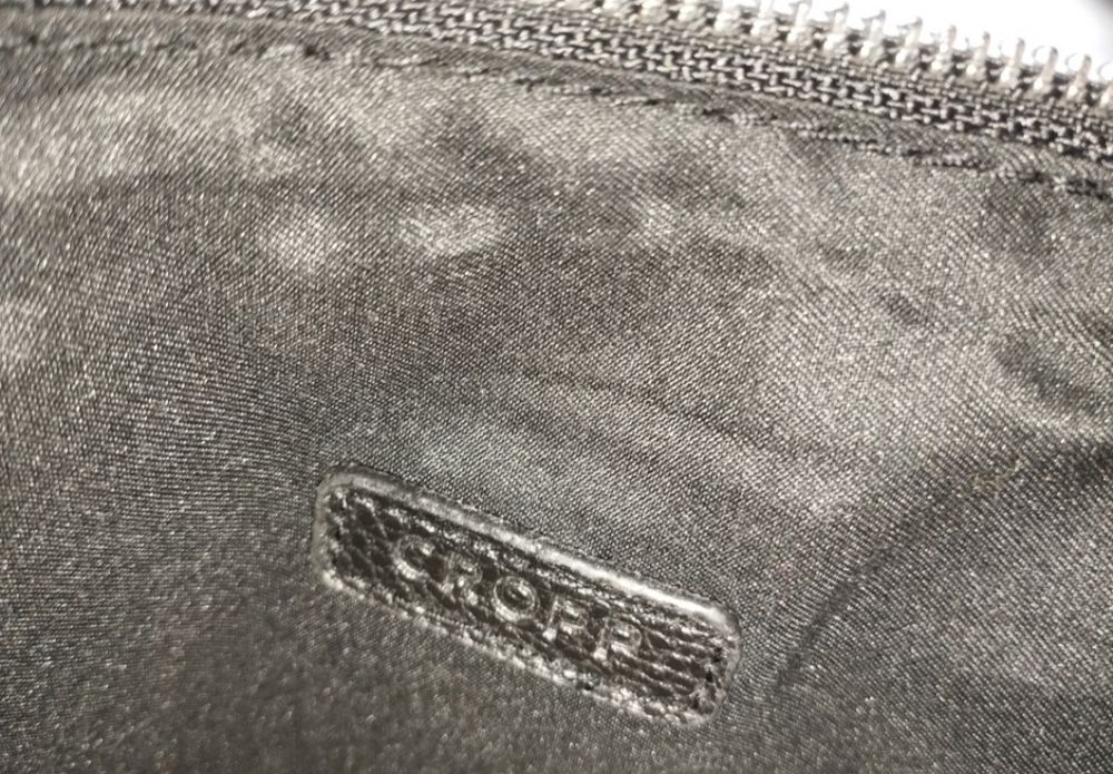 Stylowa czarna torebka z łańcuchem – Cropp