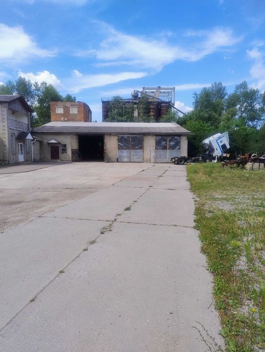 Територія, бокси для авто, складські, офісні приміщення