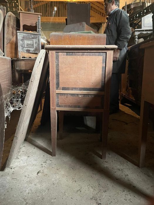 Mesa Cabeceira Mogno/Pau-Santo