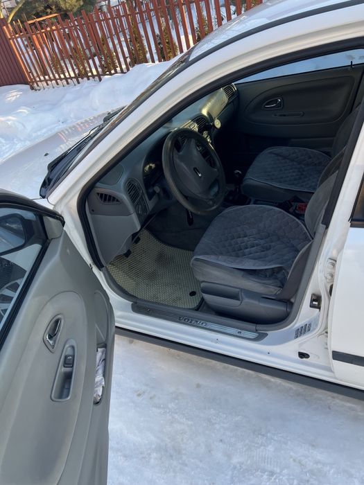 Volvo v40 1.6 benzin 1998p